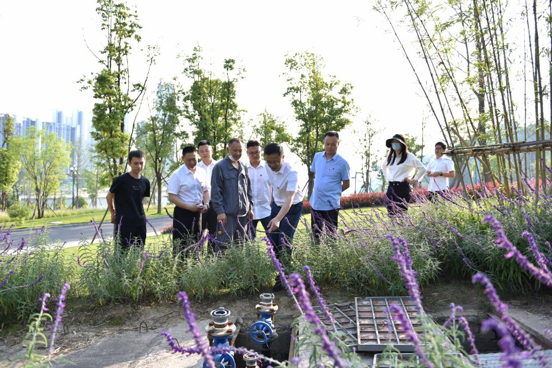 清源水務(wù)公司黨委書記、董事長周燕賓率隊(duì)調(diào)研世界動(dòng)力電池大會(huì)、“中、高考”供水保障工作